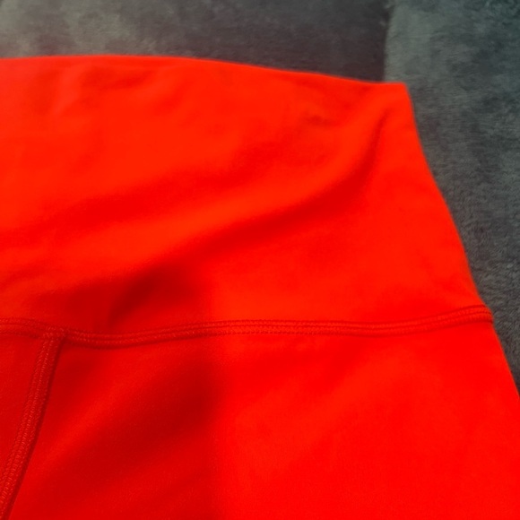 LululemonSize 4 orange color. - Picture 5 of 6
